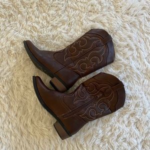brown cowgirl/cowboy boots